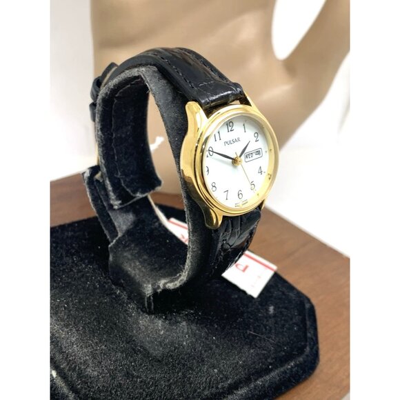 Pulsar Women's Watch VX83-X002 Vintage Quartz White Dial Day Date Black Leather - Picture 13 of 13